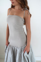 Cargar imagen en el visor de la galería, ROMINA PUFFBALL DRESS