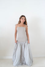 Cargar imagen en el visor de la galería, ROMINA PUFFBALL DRESS