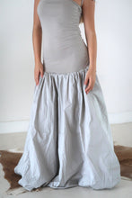 Cargar imagen en el visor de la galería, ROMINA PUFFBALL DRESS
